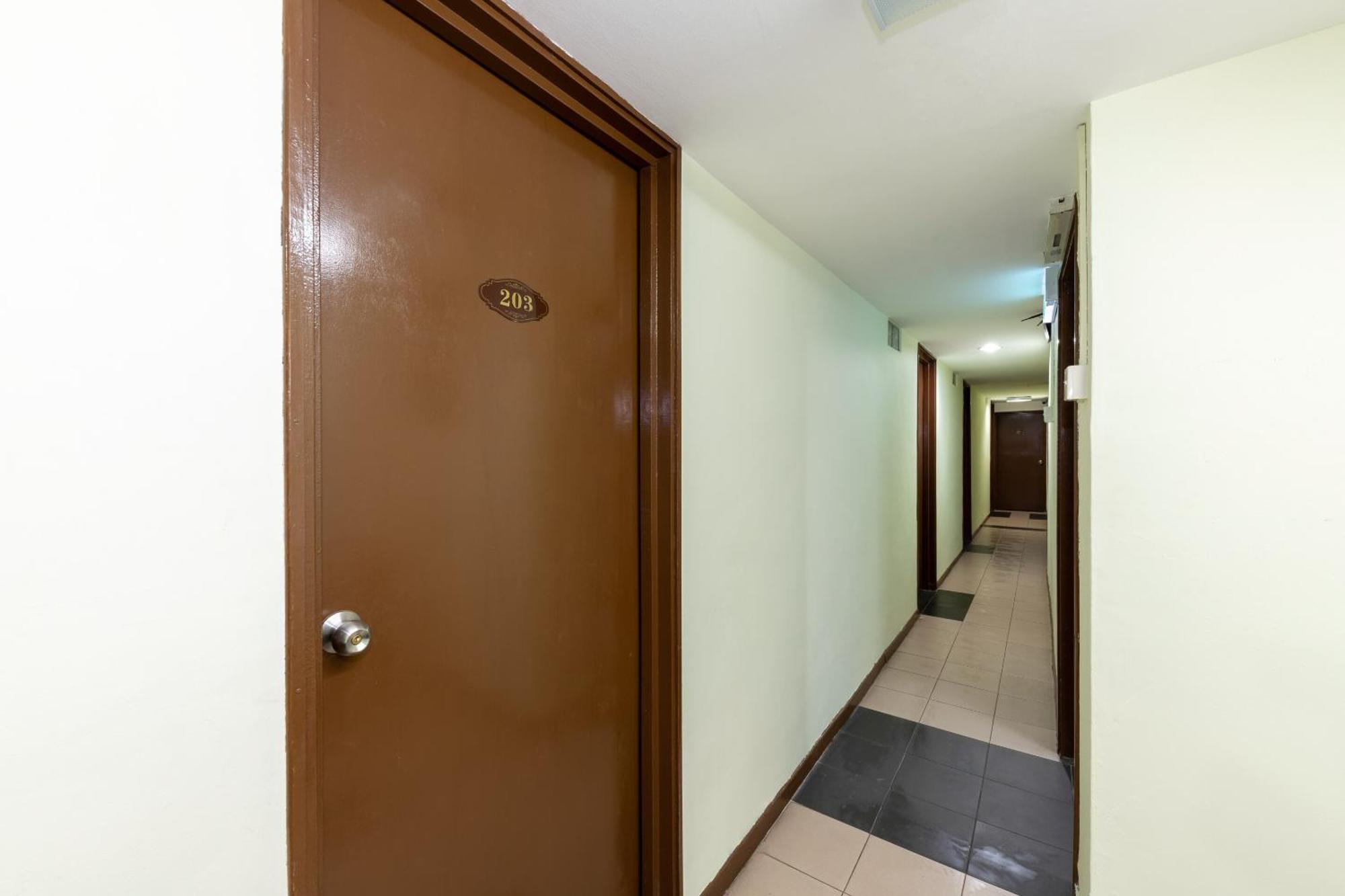 Super Oyo 432 My 7Days Inn Джохор-Бару Екстер'єр фото